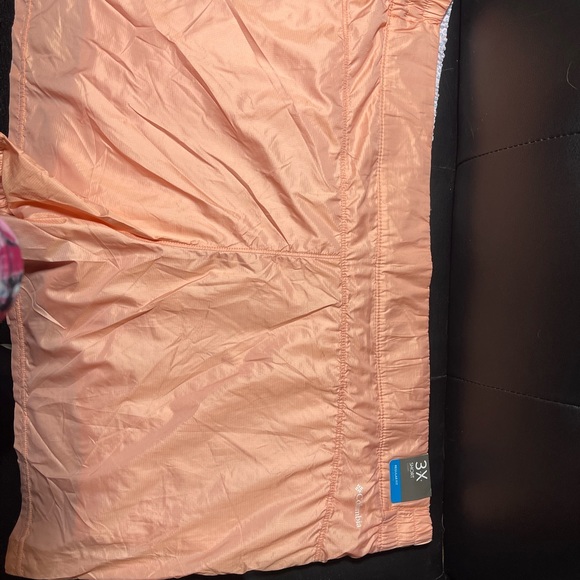 NWT Columbia plus 3x running shorts. Light peach color Alpine chill 5inch inseam - Picture 3 of 5